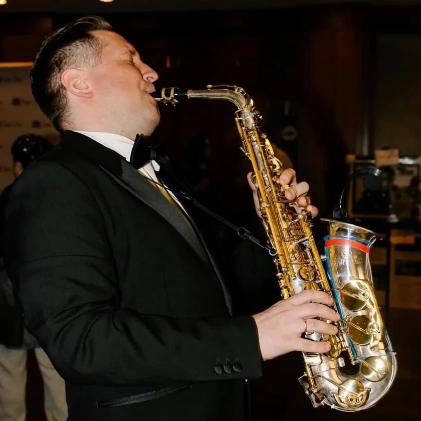SUNDAY JAZZ + SINGALONG WITH SLAVA SAX in New York